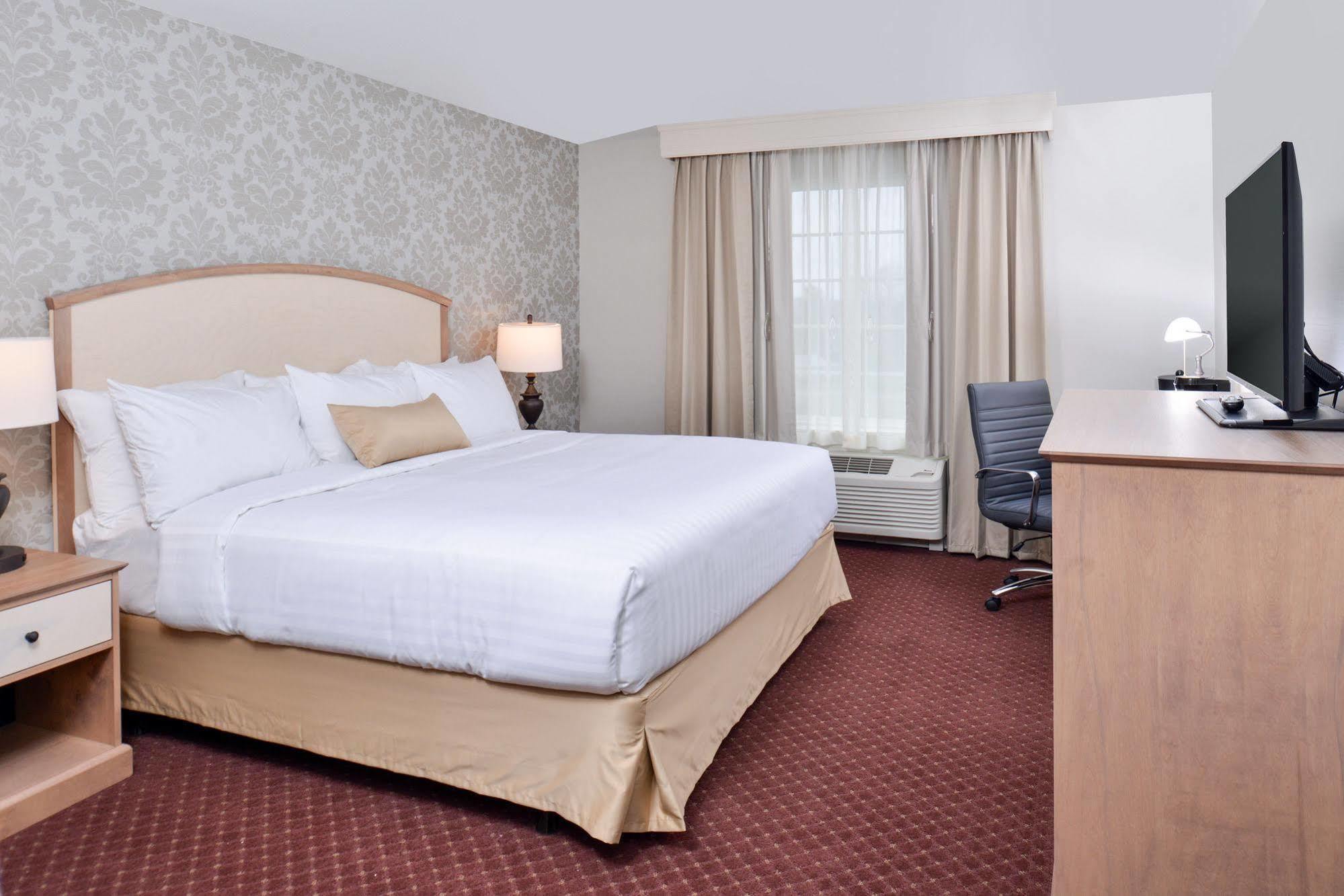 Appomattox Inn And Suites Экстерьер фото