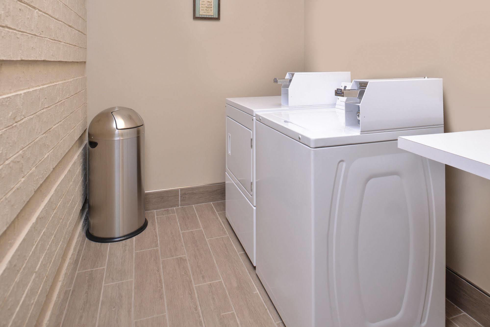 Appomattox Inn And Suites Экстерьер фото