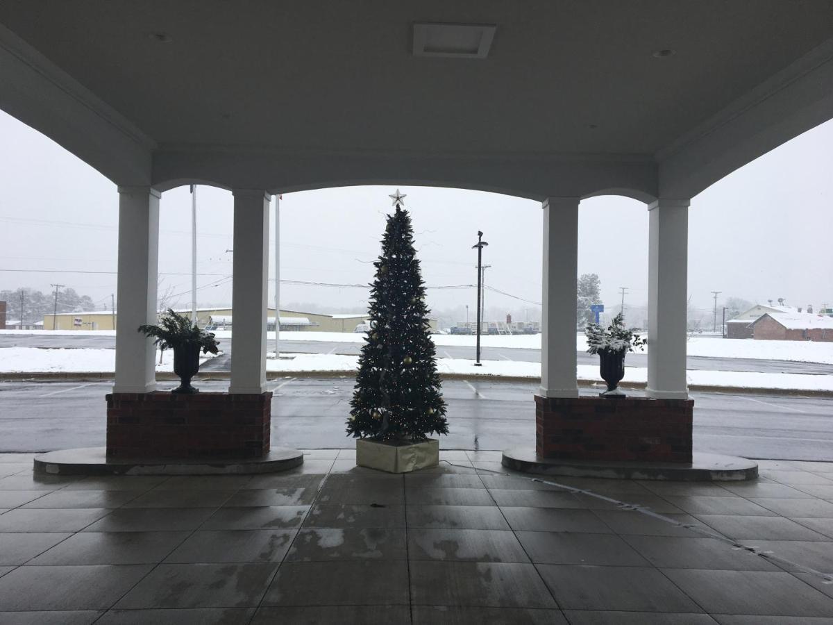 Appomattox Inn And Suites Экстерьер фото